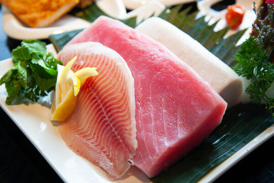 三文魚(yú)刺身
