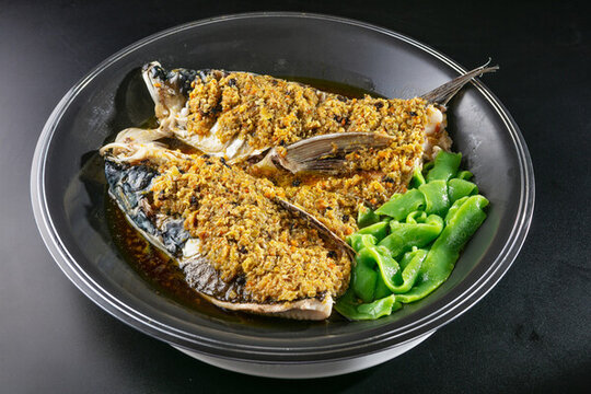 醬椒蒸有機(jī)魚頭