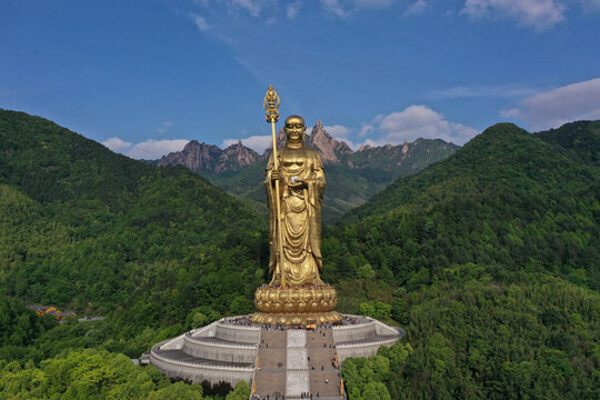 地藏菩薩雕像
