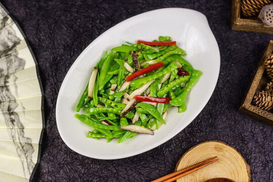 花菇炒荷蘭豆