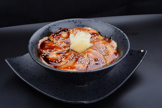 炙燒豚肉飯