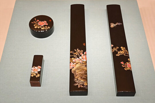 漆器仿宋畫(huà)花鳥(niǎo)暈金文房系列