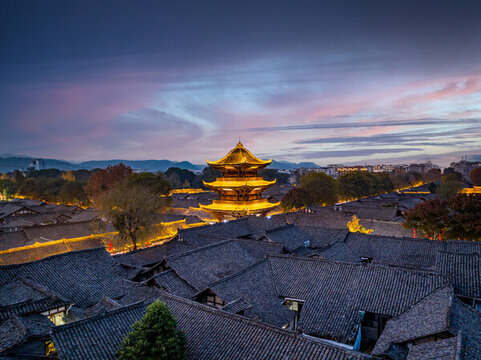 閬中古城中天樓夜景
