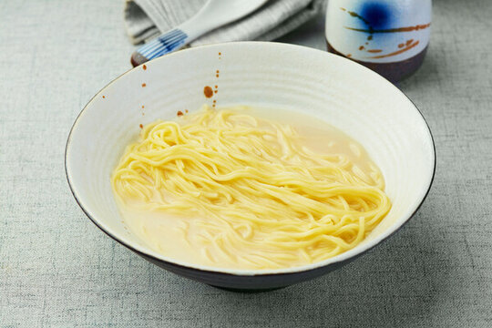 日式骨湯拉面