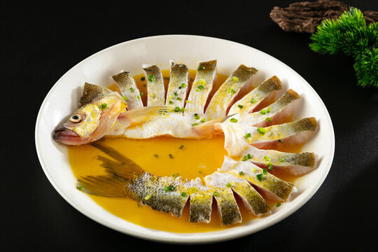 清蒸江白魚