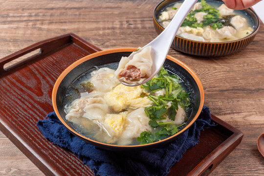 牛肉餡菱角湯餛飩