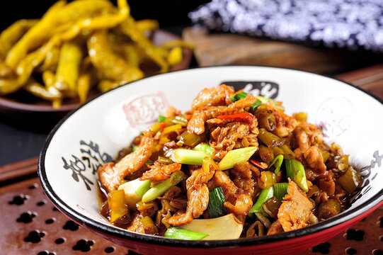 辣椒炒土豬肉