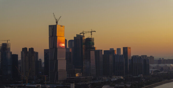 杭州市錢塘江濱江兩岸夕陽風(fēng)光