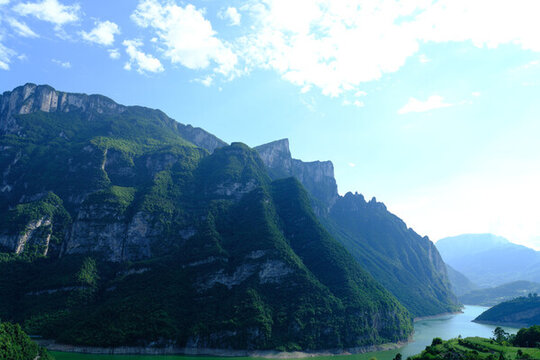 湖北宜昌長(zhǎng)陽(yáng)清江畫廊自然風(fēng)光