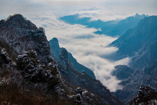 河北淶源白石山雪景云海