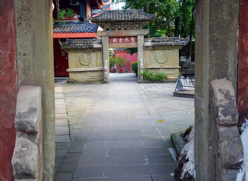 內(nèi)江圣水寺