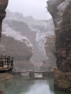 云臺山紅石峽雪景