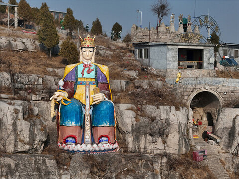 山東嶧城白山地母山