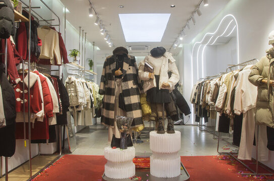 女裝店面冬裝服飾