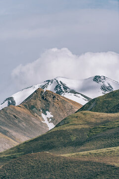青海果洛州阿尼瑪卿雪山高原山地