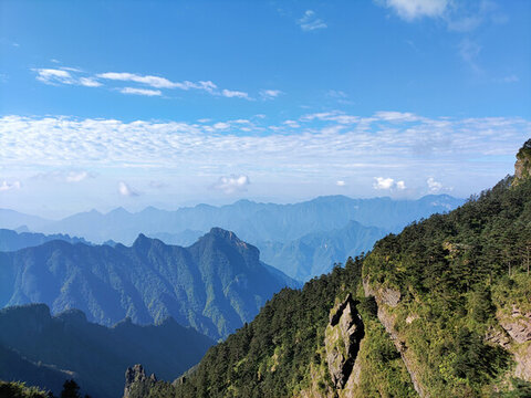 藍(lán)天青山