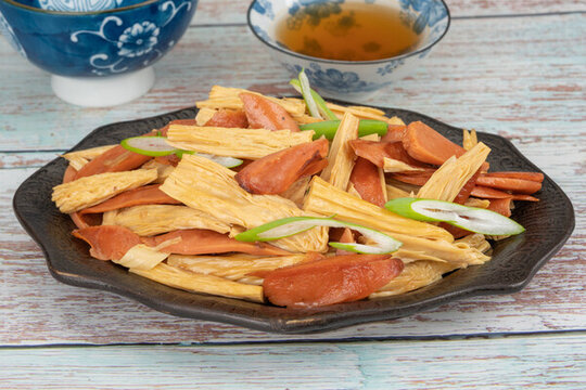 火腿腸炒腐竹