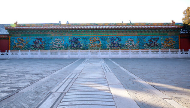北京故宮博物館珍寶館九龍壁全景