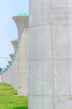 高鐵建設(shè)橋墩