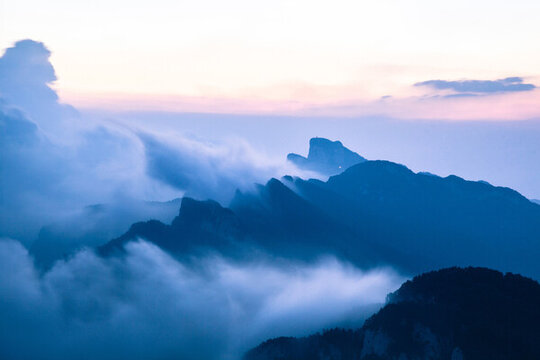 洛陽(yáng)白云山