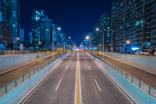 城市道路主干道燈光星芒夜景