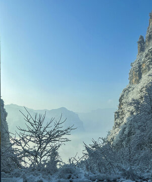 云臺山銀裝素裹雪景