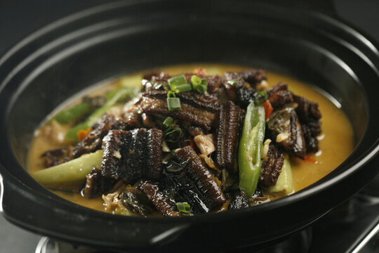 黃燜鱔魚(yú)