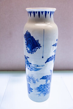 明崇禎青花喜從天降圖筒瓶