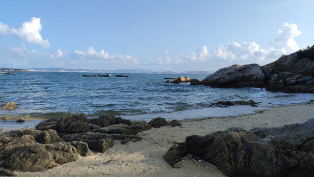 海邊礁石