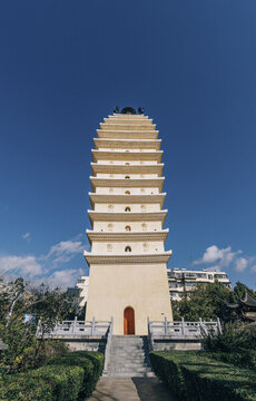 云南昆明東西寺塔佛塔建筑