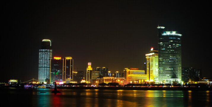 廈門海邊城市濱海風(fēng)光夜景