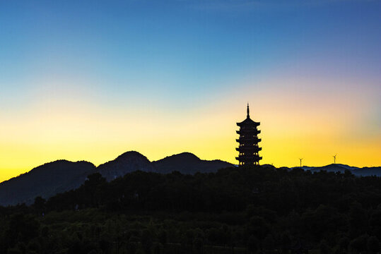 廣西鐘山生態(tài)園寶塔風(fēng)光高清大圖