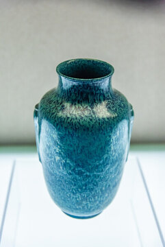 清乾隆款爐鈞釉燈籠瓶