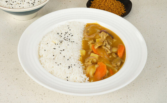 土豆咖喱雞飯
