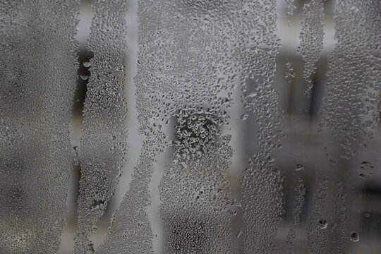 窗戶上的水珠水珠排列