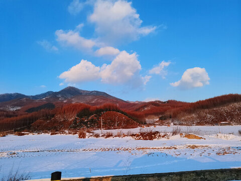 冬天的山嶺