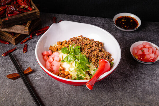 香菇牛肉雜醬面