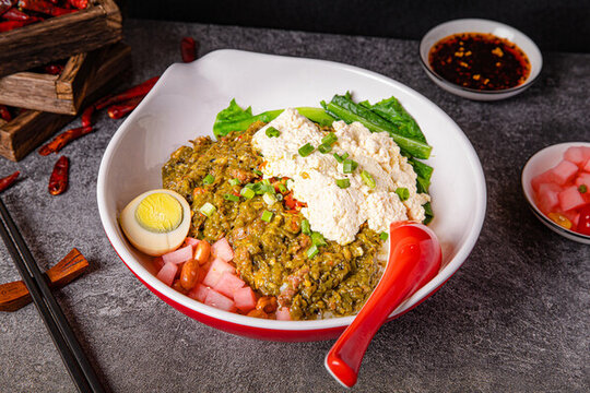 燒椒牛肉豆花拌飯
