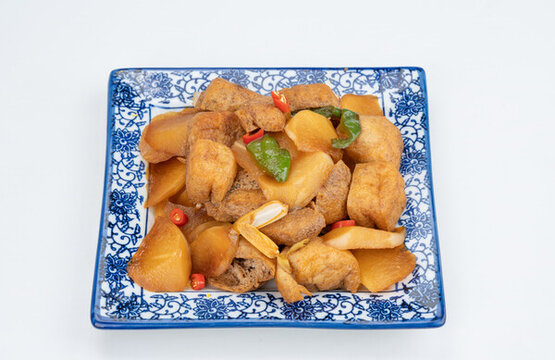 油豆腐燒蘿卜