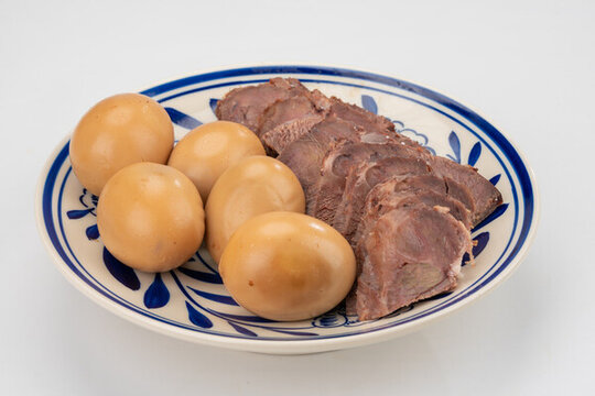 牛肉鹵蛋