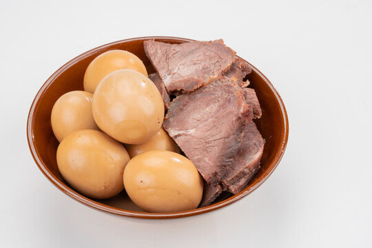 牛肉鹵蛋