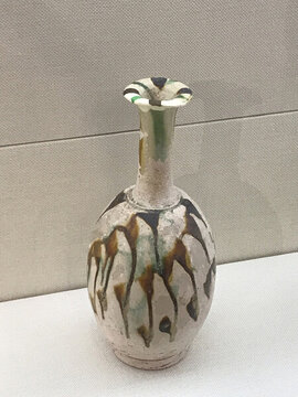 鞏義博物館館藏文物三彩長頸瓶