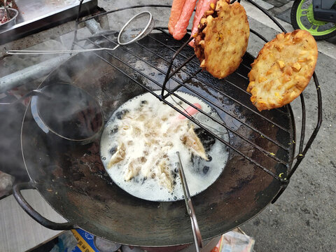 油炸餃子與油炸紅薯餅