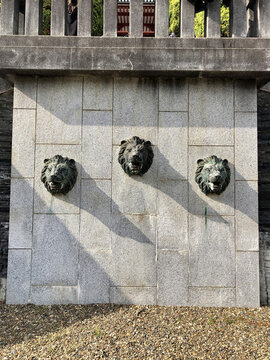 日本成田山新勝寺平和大塔獸首