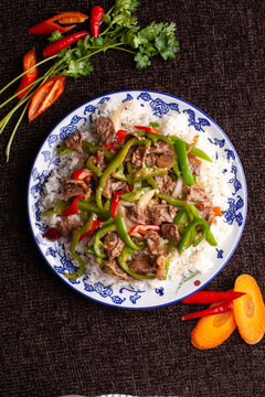 青椒炒牛肉蓋飯