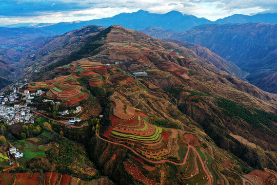 東川紅土地風(fēng)光