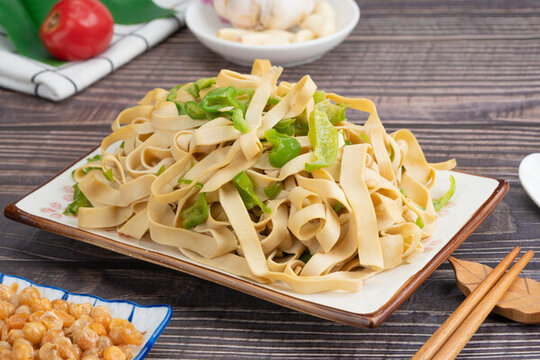 素炒尖椒豆皮