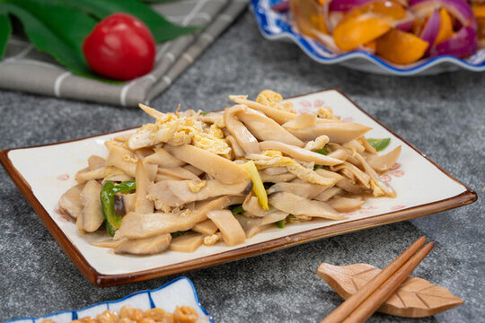 杏鮑菇炒雞蛋