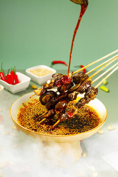 香菇串串香澆油