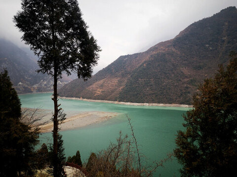 四川高山河流